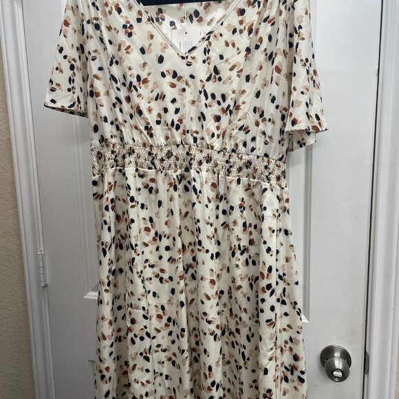 NWT BloomChic Cream with Spots Pocket Short Sleeve Dress Size 1X - Picture 1 of 6